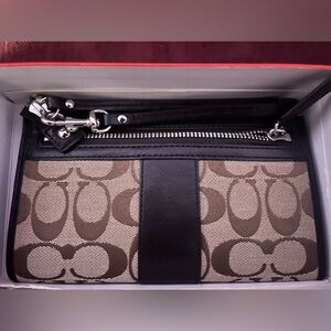 Coach Wallet with Black and Brown Signature Design